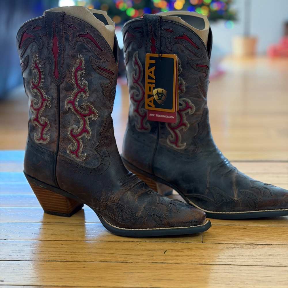 Ariat “Wichita” Women’s Cowboy Boots – Sassy Brown – Size 8 – New in Box - Picture 2 of 9